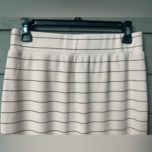 NWT BCBG Generation Pink Black Striped Pencil Skirt Sz M Medium - Picture 2 of 13